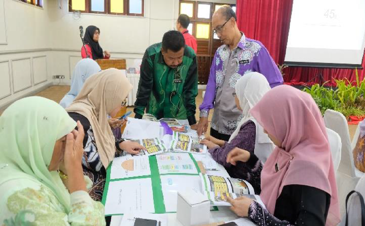 Teachers conduct activities based on the modules provided